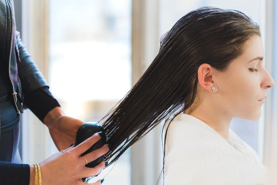 combing-hair-at-salon